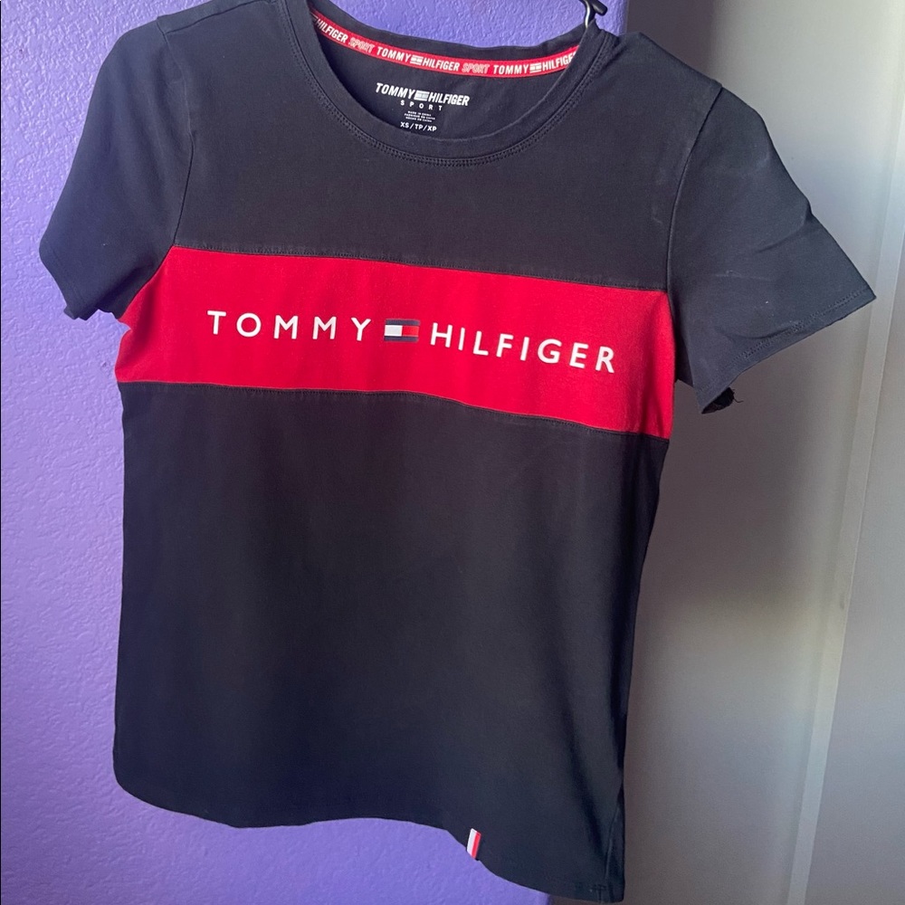 Tommy Hilfiger Women's
T-shirt Size Medium